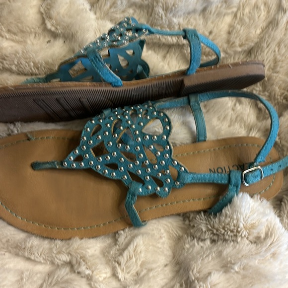 Kenneth Cole reaction, turquoise, silver stud, sandal, size 8 - Picture 4 of 6